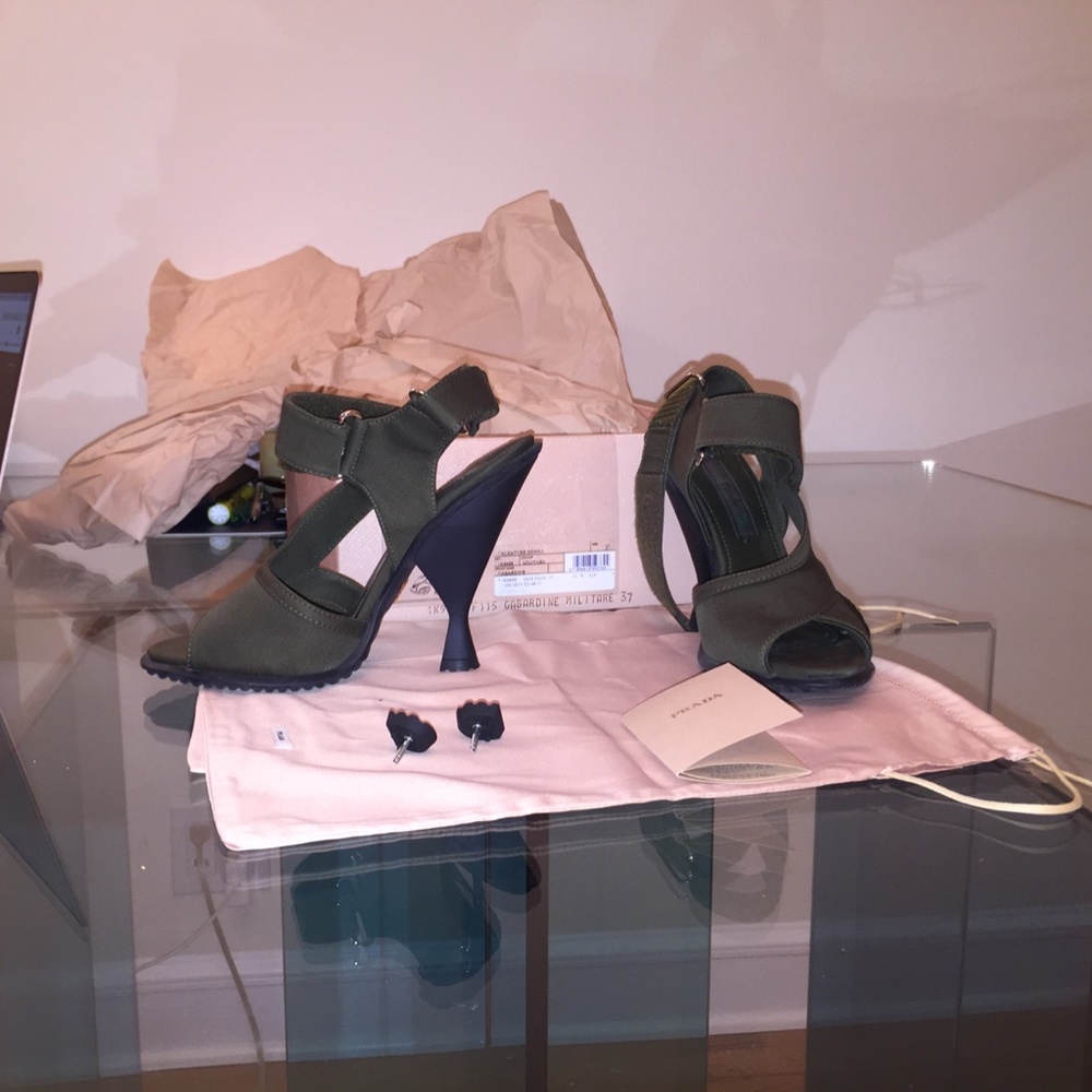 Prada Calzatare Donna Gabardine Militare Pumps